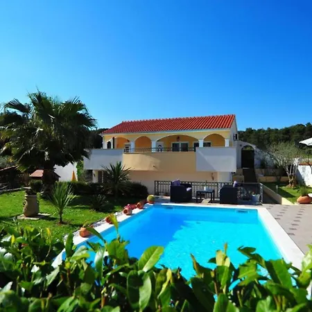 Lovely In شقة زادار